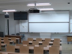 云雀丘学园高中学校设施之多人教室