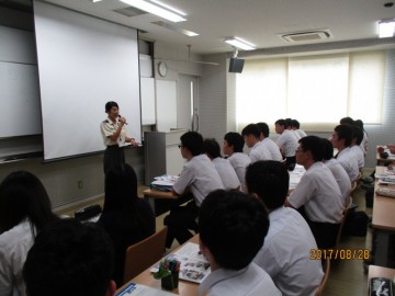 云雀丘高中学校官方照片
