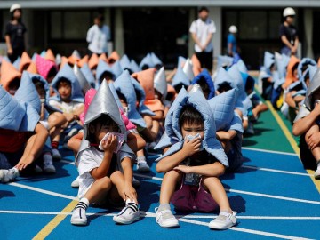 用VR体验地震？！日本针对外国人举行防灾演习