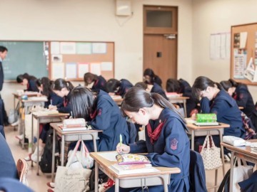 日本学生也逃不过的补课班