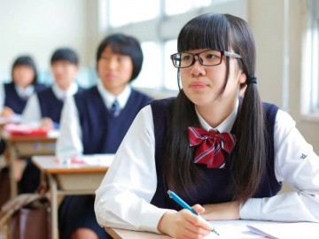 有招生留学生的日本初中吗？