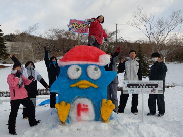 【西山学院高中】堆雪人大赛获团体创意奖