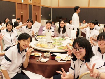 在日本读高中会有中文老师陪伴吗？
