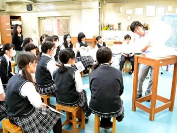 哪所日本高中会轻松一些？