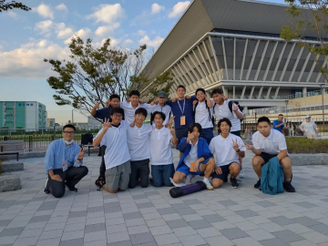 工学院大学附属高中游泳部在奥运场馆中畅游