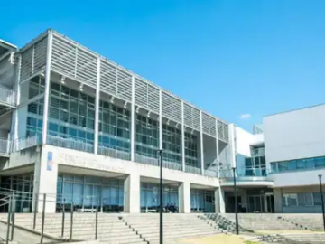 校长室的大门向每位学生敞开——工学院大学附属高中，零距离的开学典礼