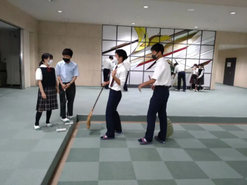 日本孩子15分钟的“扫除时间”，藏着最好的教养课