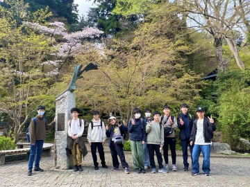 大晚上打着手电上山？！——直击工学院大学附属高中科学部飞鼠观察纪实